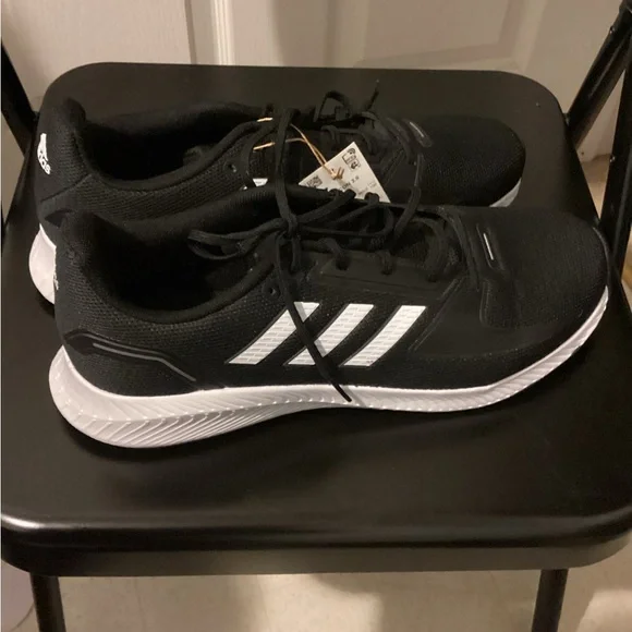 Brand new Adidas Runfalcon 2.0 Size 12 and matching XL jacket - Picture 8 of 12